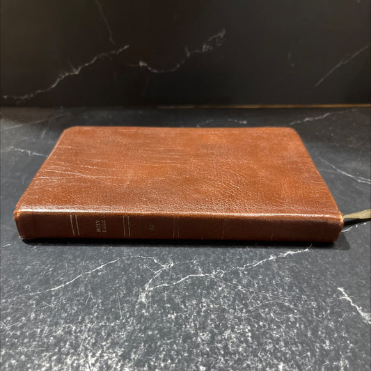 holy bible, new international version book, by unknown, 1986 Leather image 1