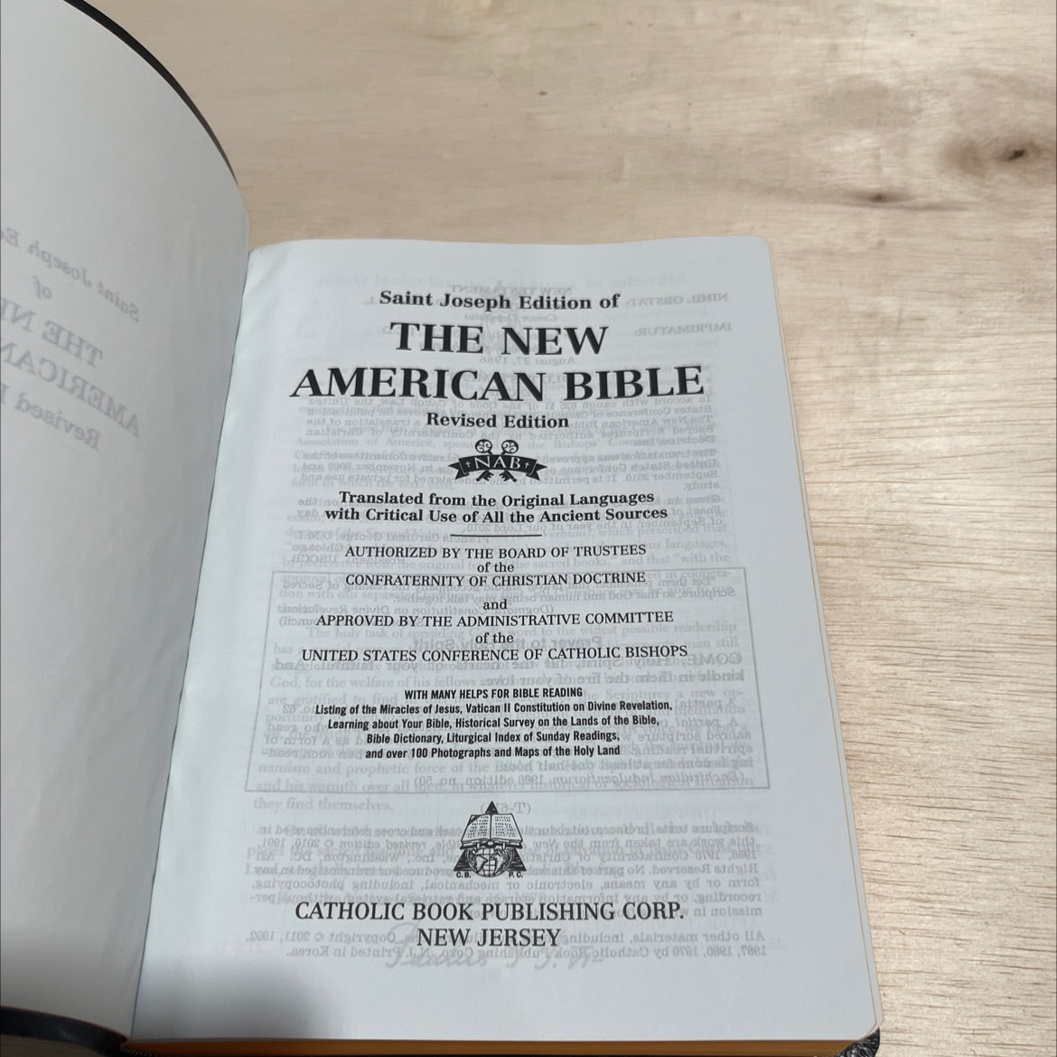 holy bible: the new american bible, revised edition book, by unknown, 2010 Leather image 2