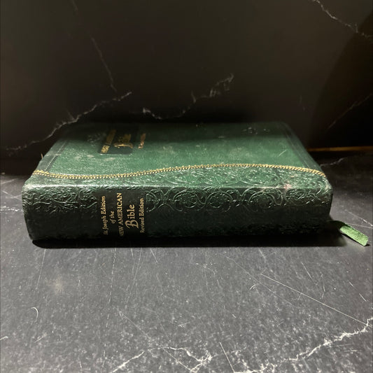 holy bible: the new american bible revised edition book, by Confraternity of Christian Doctrine, 2010 Leather image 1