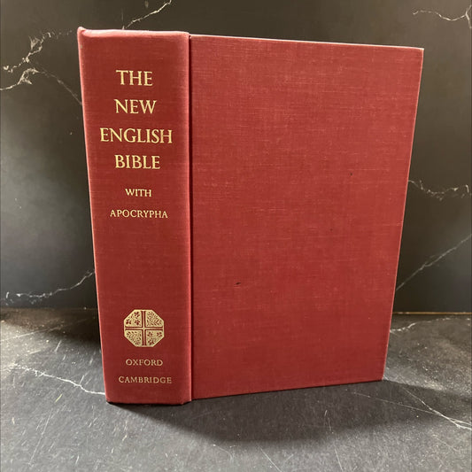 holy bible: the new english bible with the apocrypha book, by representatives of churches in great britain and ireland, image 1