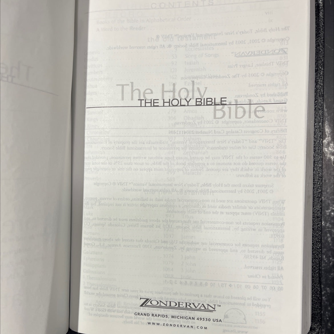 holy bible, today's new international version tniv book, by international bible society, 2005 Leather image 2
