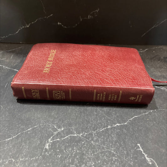 holy bible containing the old and new testaments king james version reference edition book, by unknown, 1989 Leather image 1