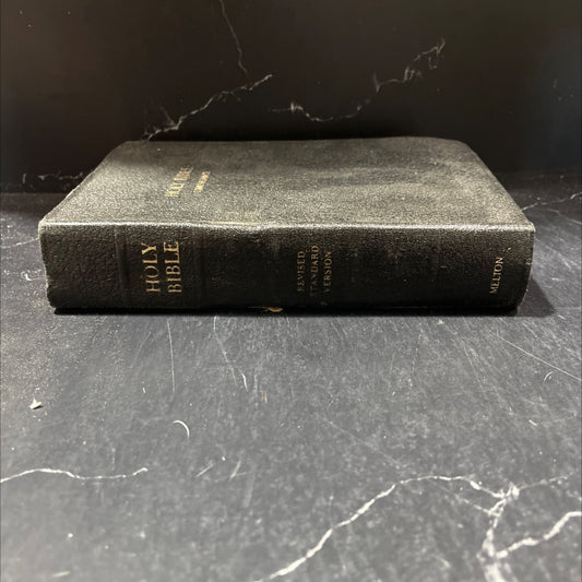 holy bible containing the old and new testaments book, by unknown, 1952 Leather image 1