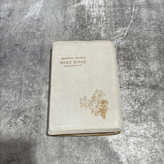 holy bible containing the old and new testaments book, by unknown, 1958 Leather image 1