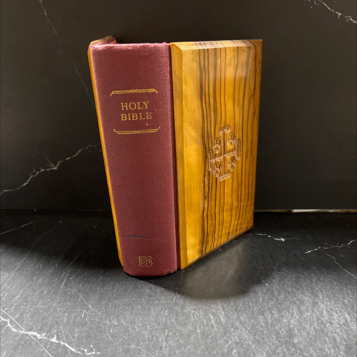 holy bible containing the old and new testaments book, by unknown, 1967 Hardcover image 1