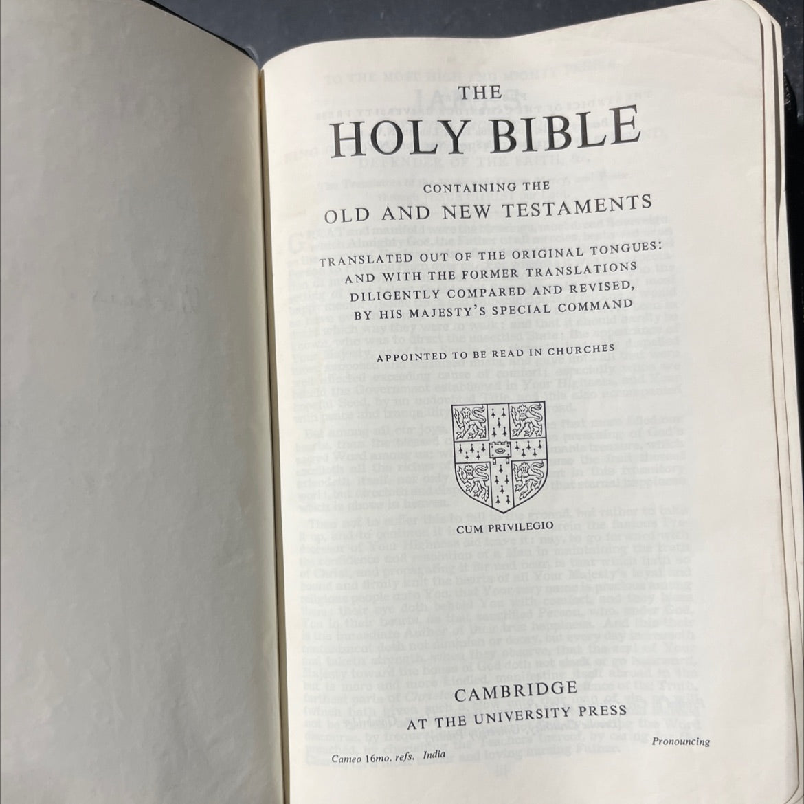holy bible containing the old and new testaments book, by unknown, 1970 Leather image 2