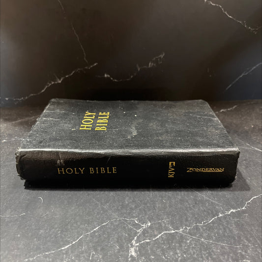 holy bible king james version book, by unknown, 2002 Leather image 1