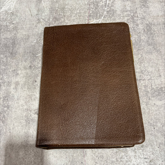 holy bible layman's parallel bible book, by unknown, 1973 Leather image 1