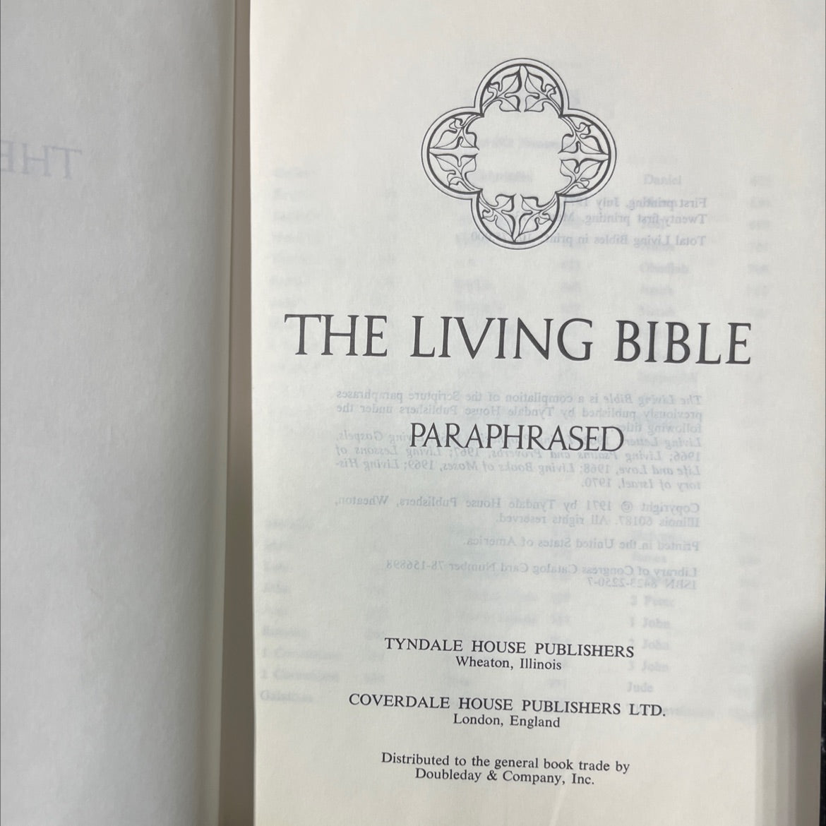 holy bible the living bible book, by unknown, 1973 Hardcover image 2