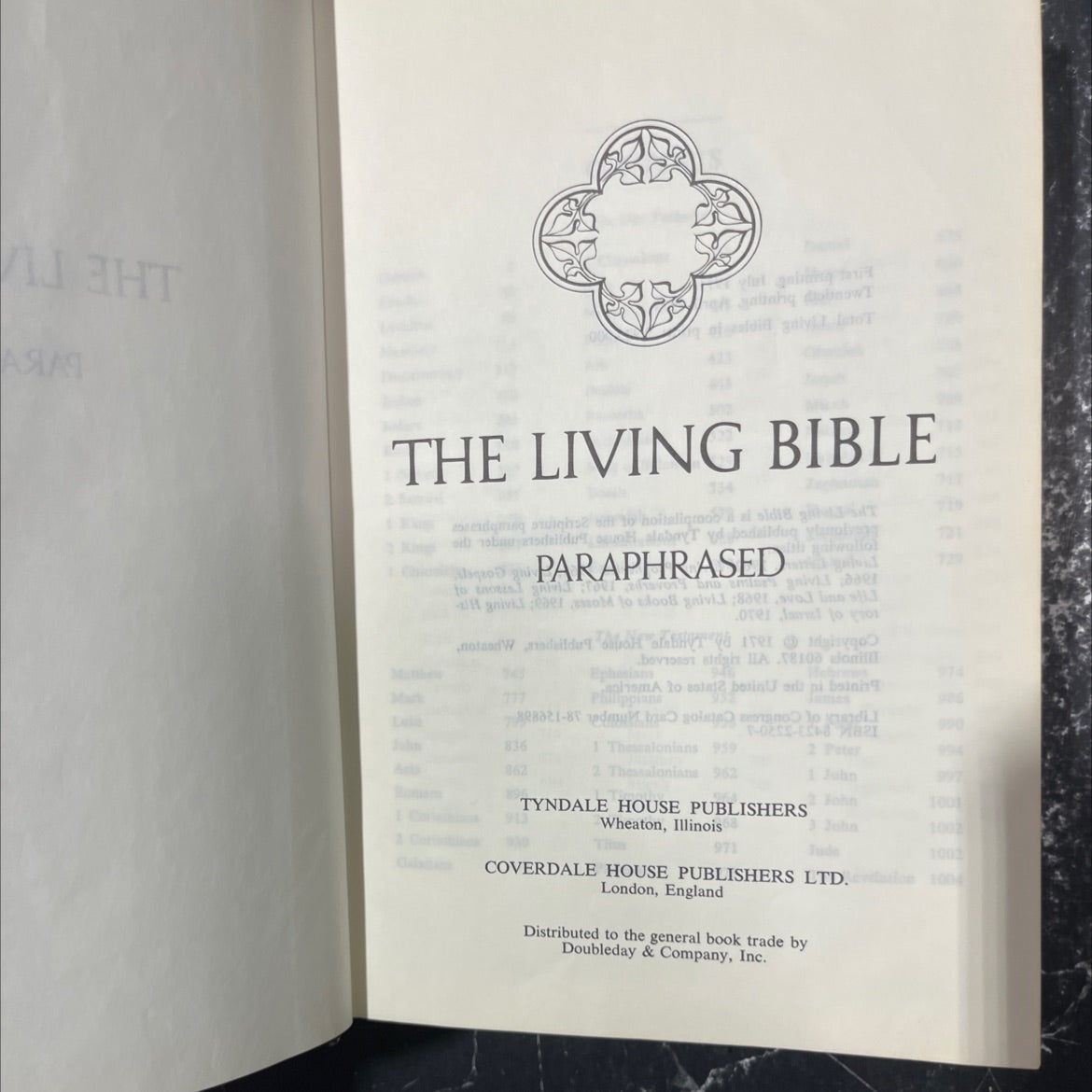 holy bible the living bible book, by unknown, 1973 Hardcover image 2