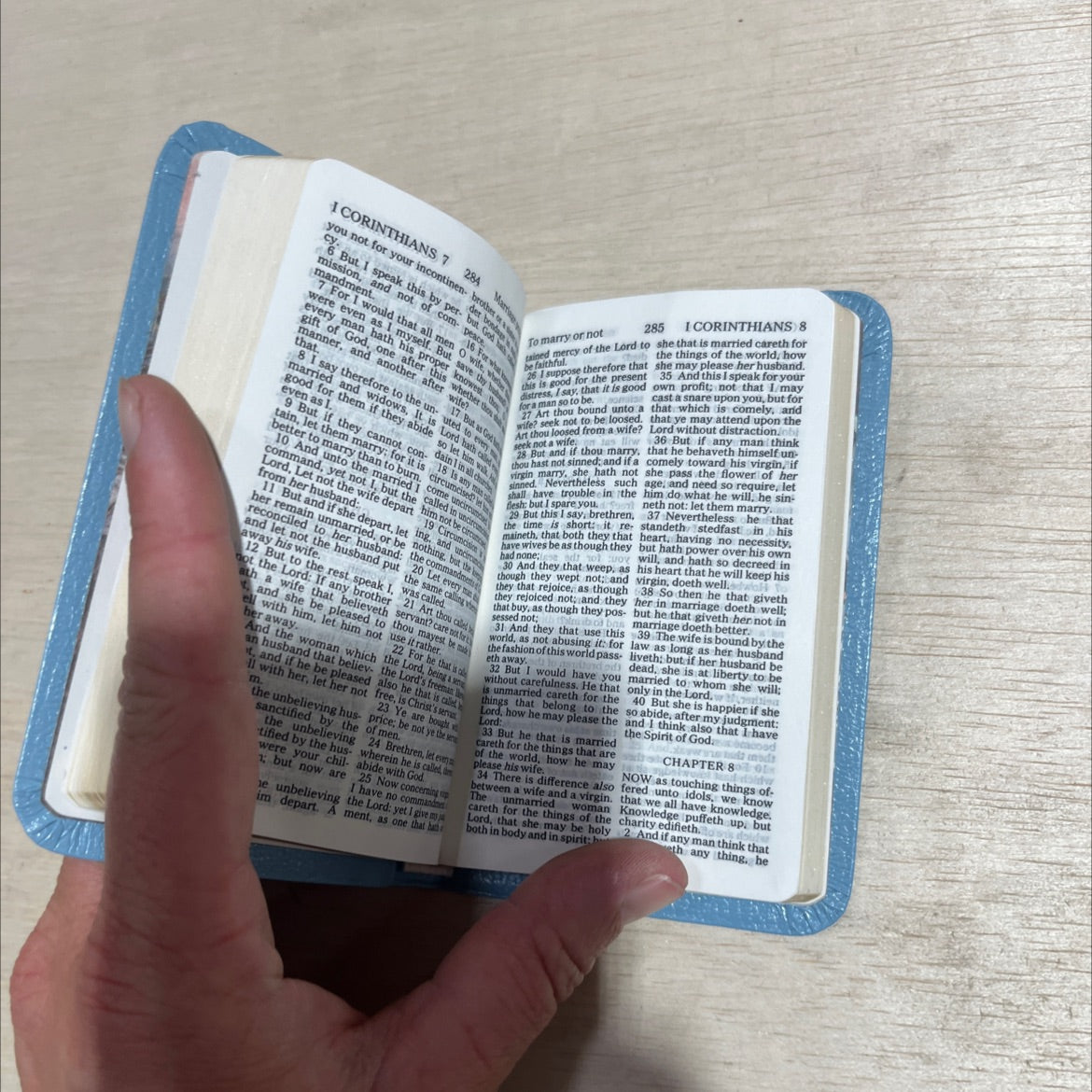 holy bible the new testament of our lord and saviour jesus christ king james version book, by unknown, 1970 Leather image 4