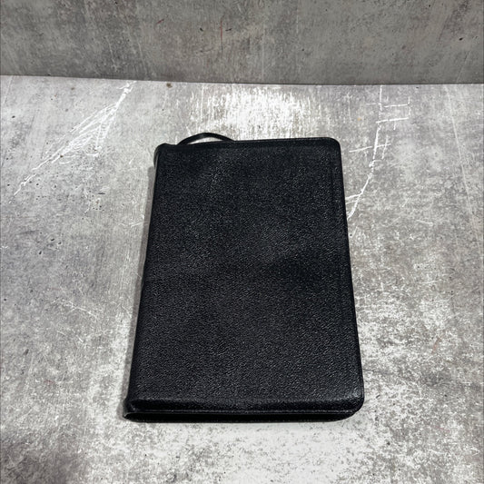 holy bible thompson chain-reference new international version book, by Frank Charles Thompson, D.D., Ph.D., 2020 Leather image 1