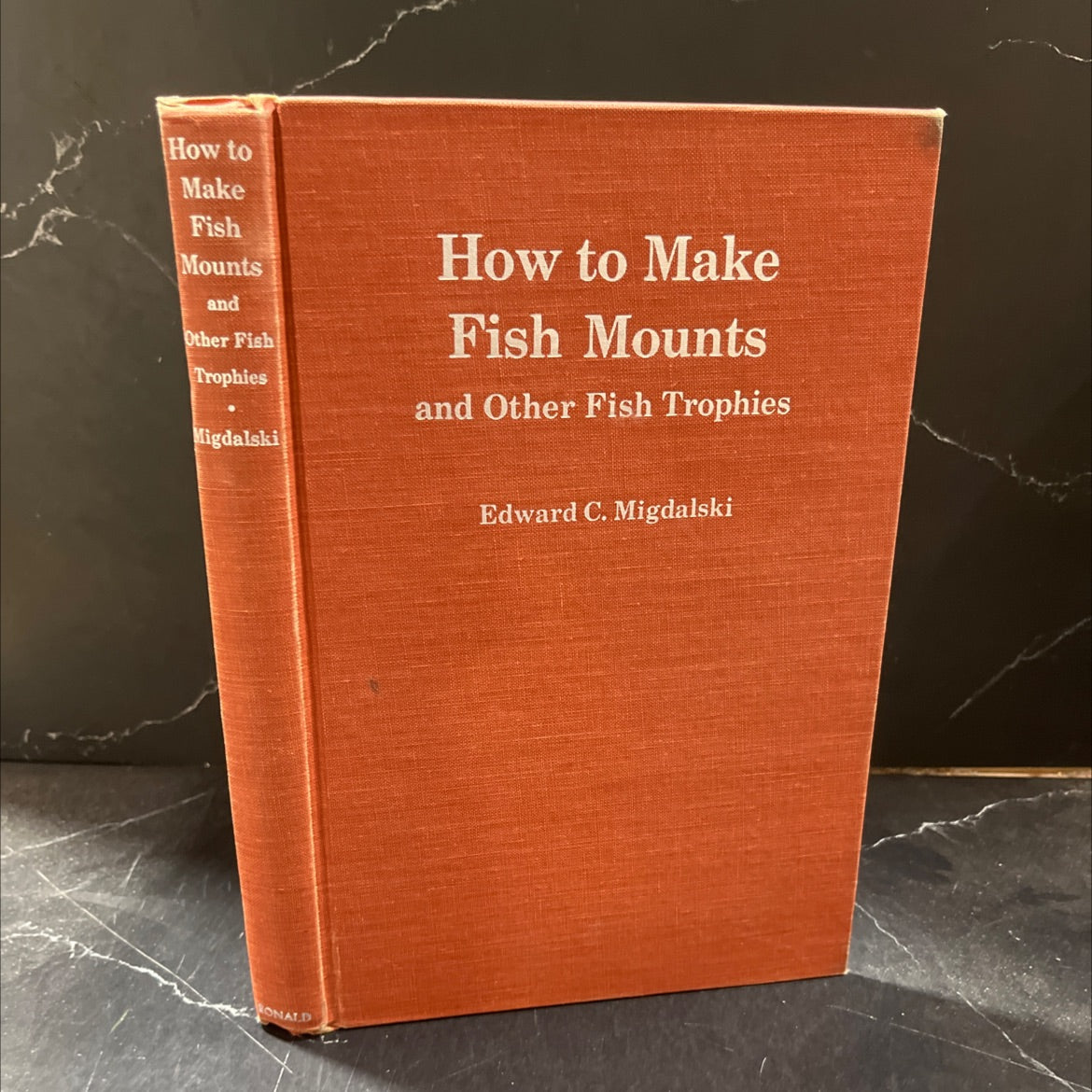 how to make fish mounts and other fish trophies book, by edward c. migdalski, 1960 Hardcover image 1