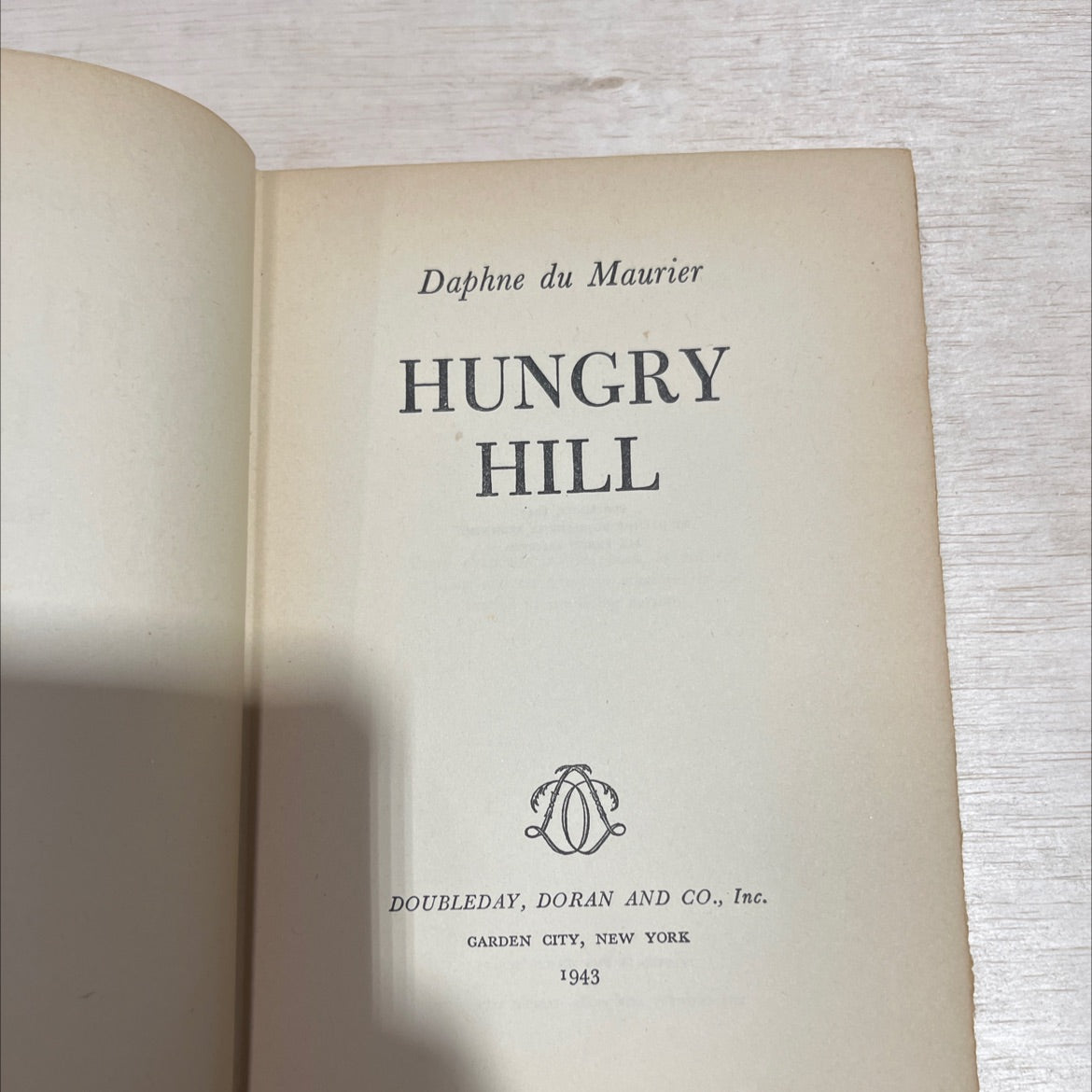 hungry hill book, by daphne du maurier, 1943 Hardcover image 2