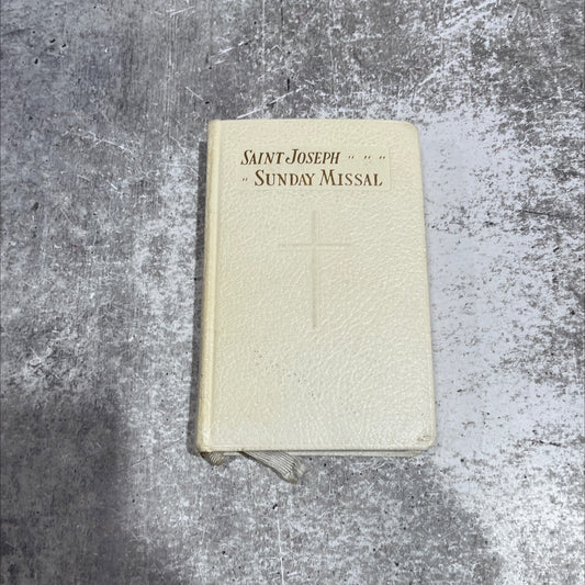inri sunday missal book, by rev. hugo hoever, s.ocist., ph.d., 1963 Hardcover image 1