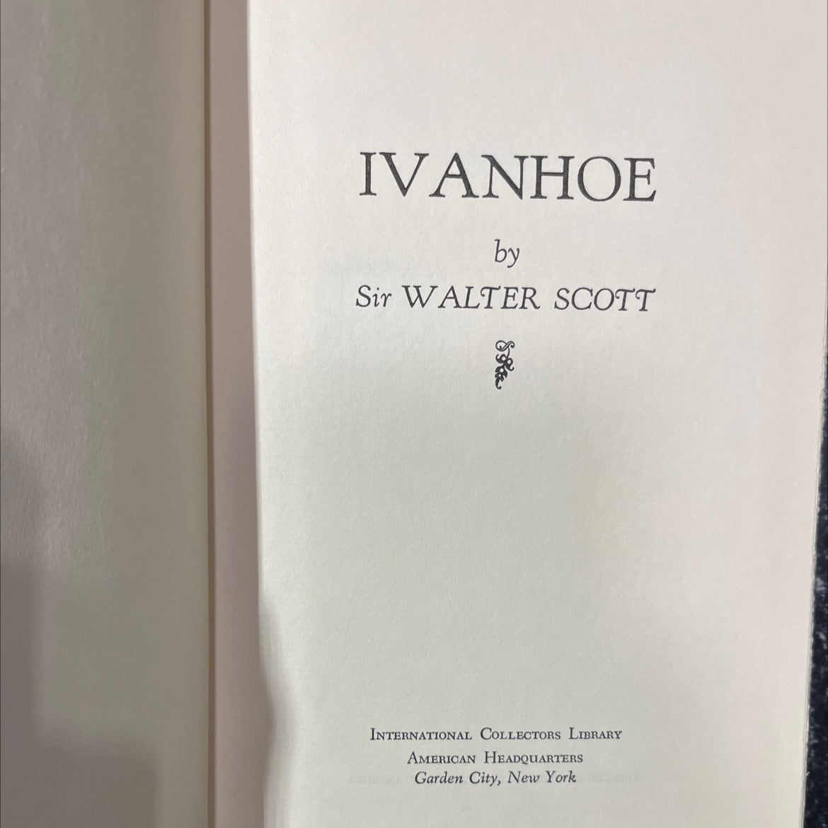 ivanhoe book, by sir walter scott, unknown Hardcover image 2