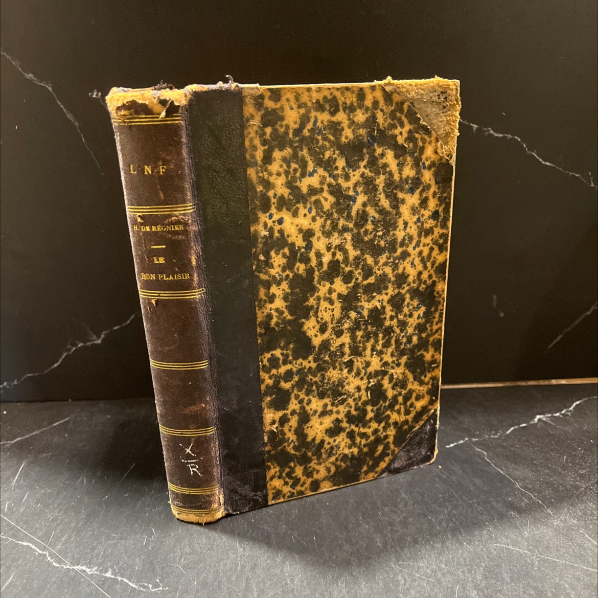 le bon plaisir book, by henri de régnier, 1919 Leather image 1