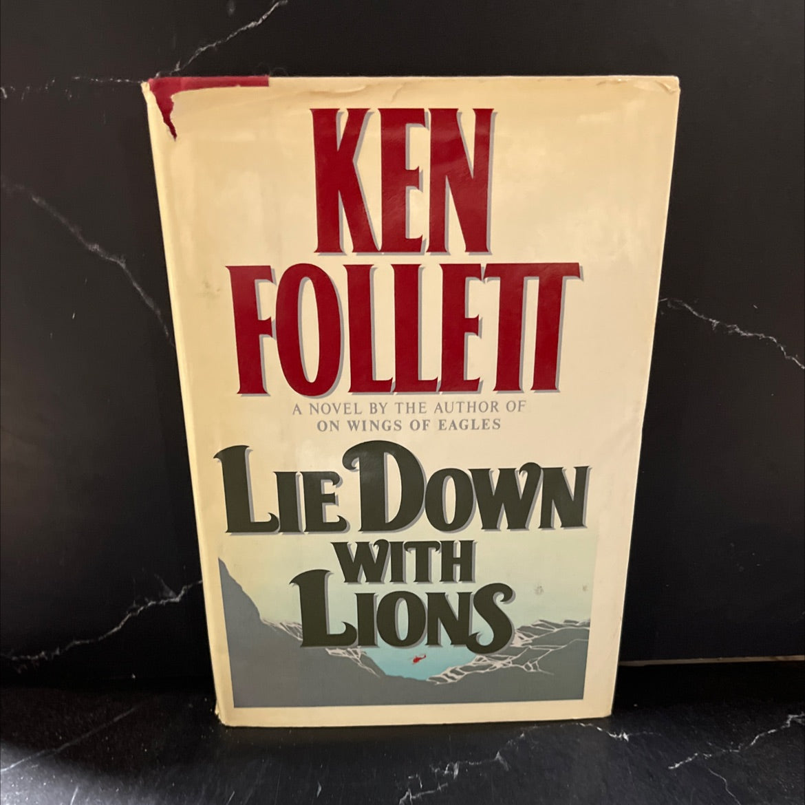 lie down with lions book, by ken follett, 1986 Hardcover image 1