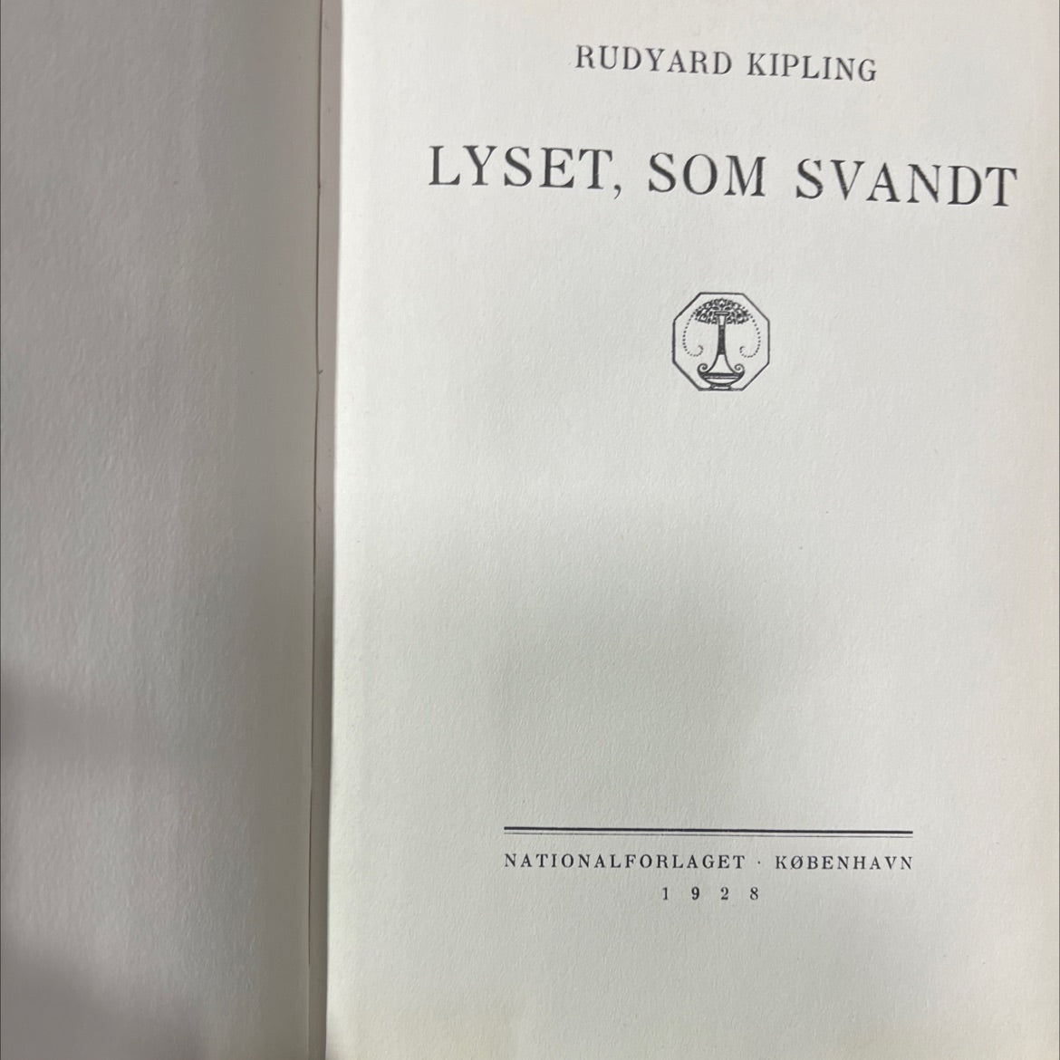 lyset som svandt book, by rudyard kipling, 1928 Leather image 2