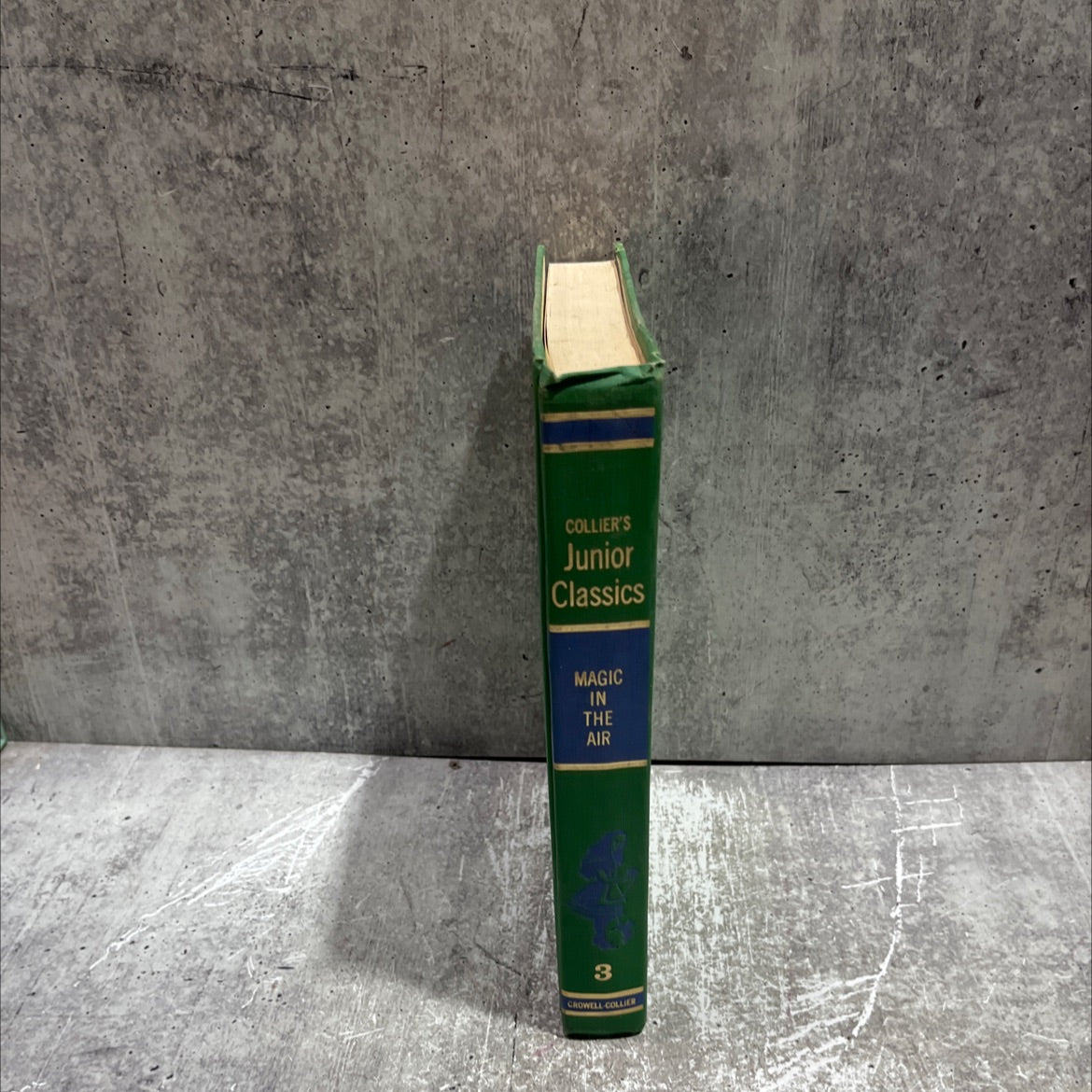 magic in the air book, by multiple authors, 1962 Hardcover image 4