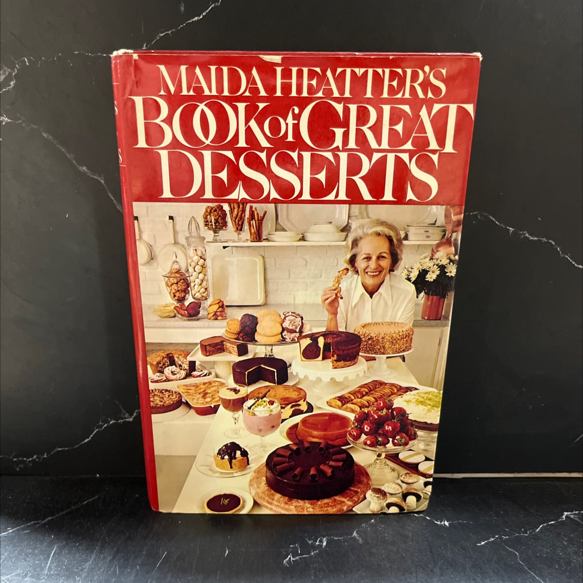 maida heatter's book of great desserts book, by maida heatter, 1982 Hardcover image 1