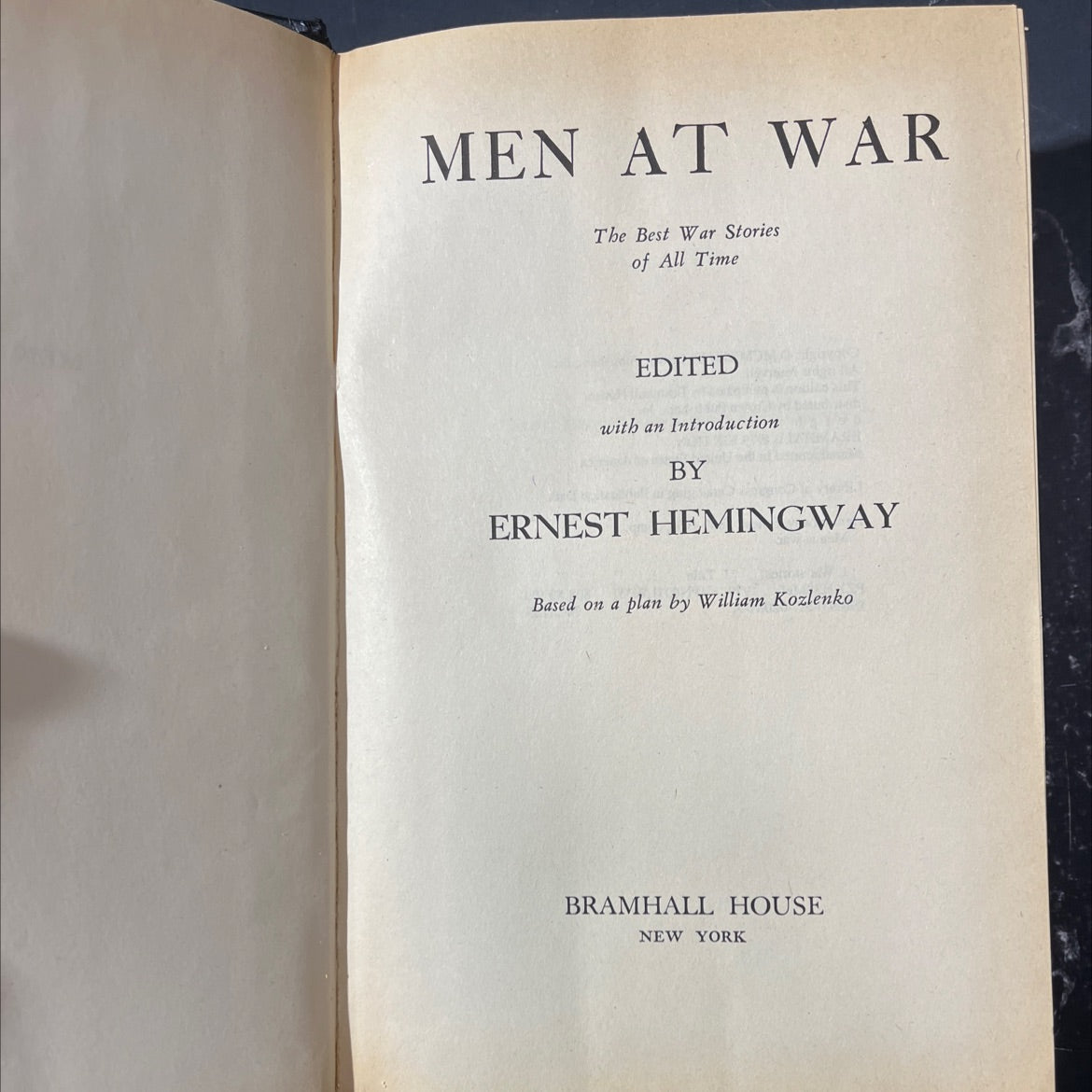 men at war the best war stories of all time book, by ernest hemingway, 1979 Hardcover image 2