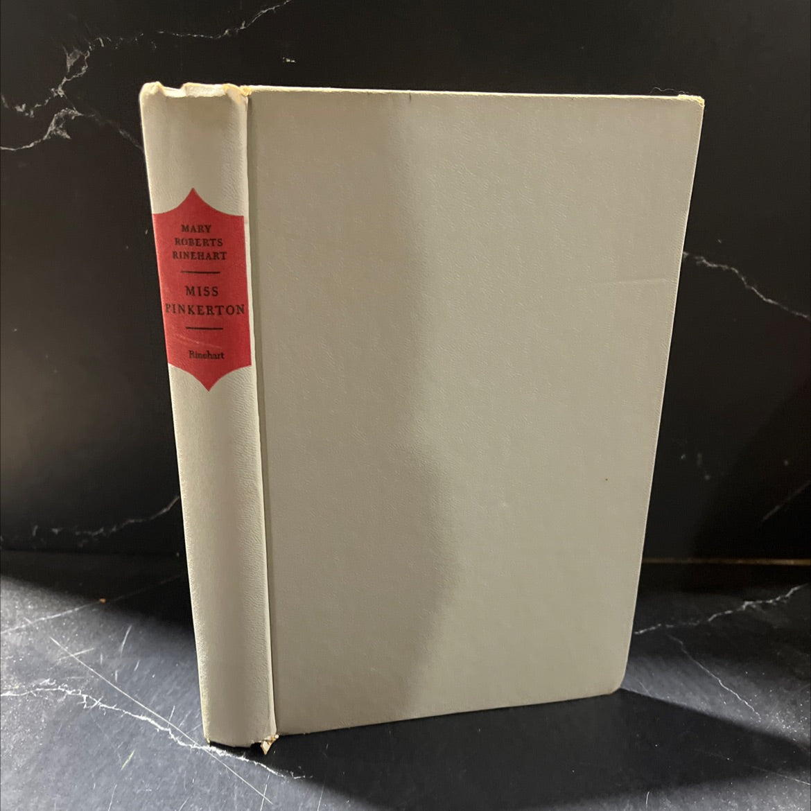 miss pinkerton book, by mary roberts rinehart, 1959 Hardcover image 1