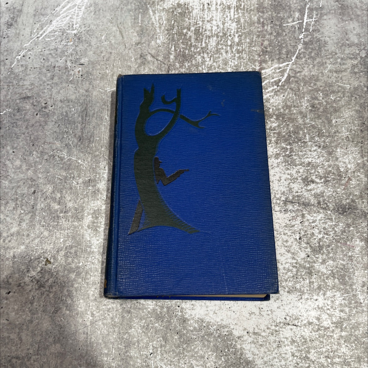 murder gives a lovely light book, by john stephen strange, 1941 Hardcover image 1