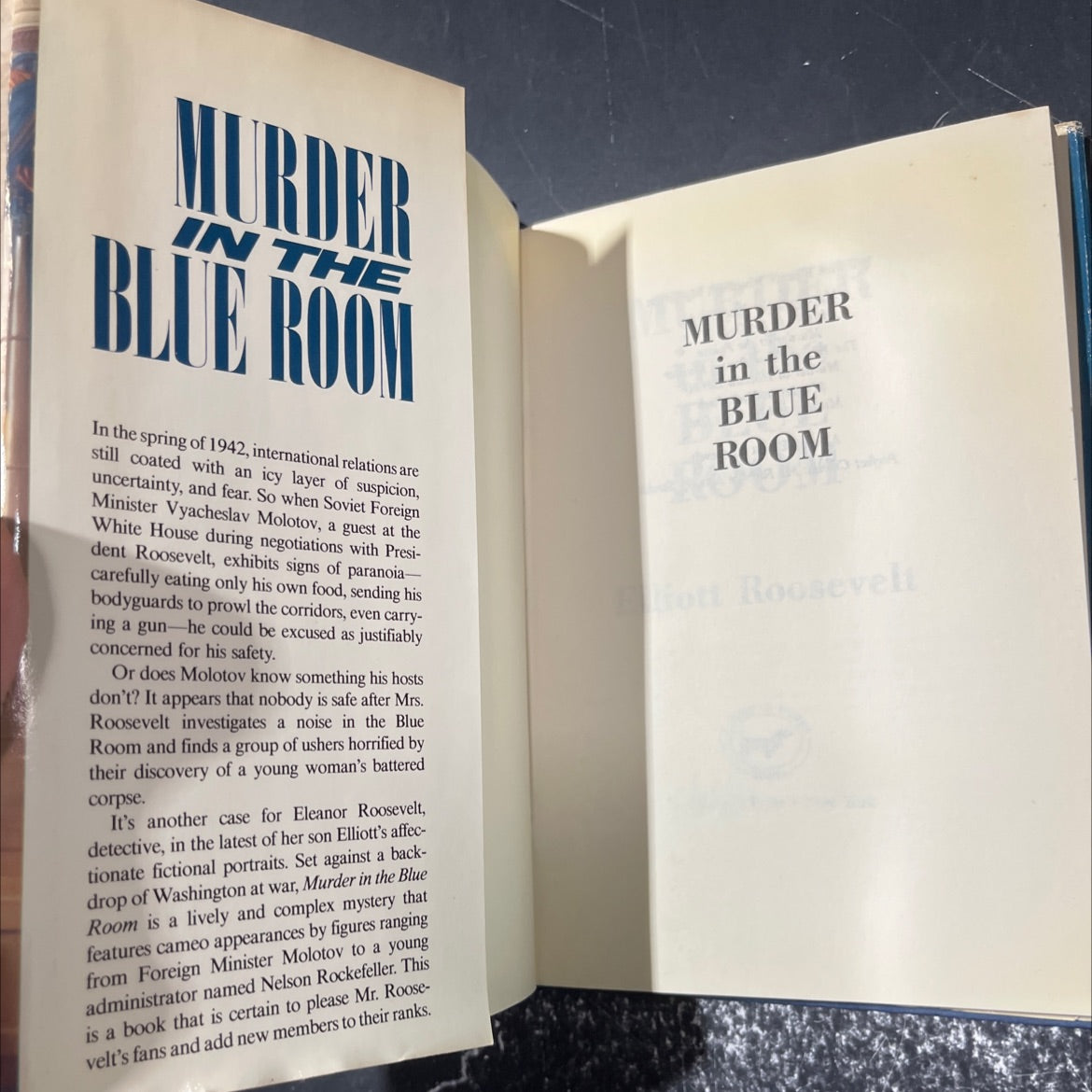murder in the blue room book, by Elliott Roosevelt, 1990 Hardcover image 4