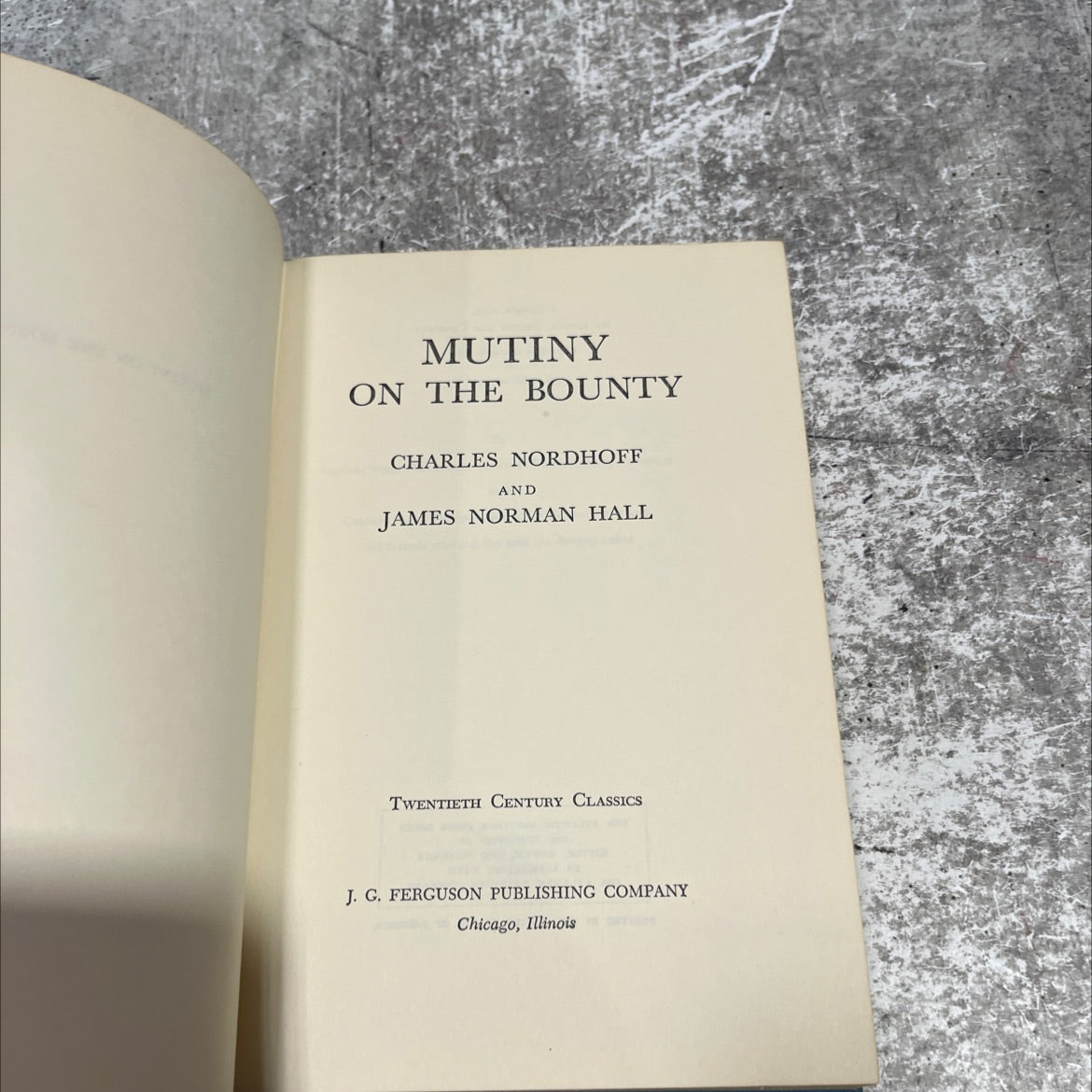 mutiny on the bounty book, by charles nordhoff and james norman hall, 1960 Hardcover image 2