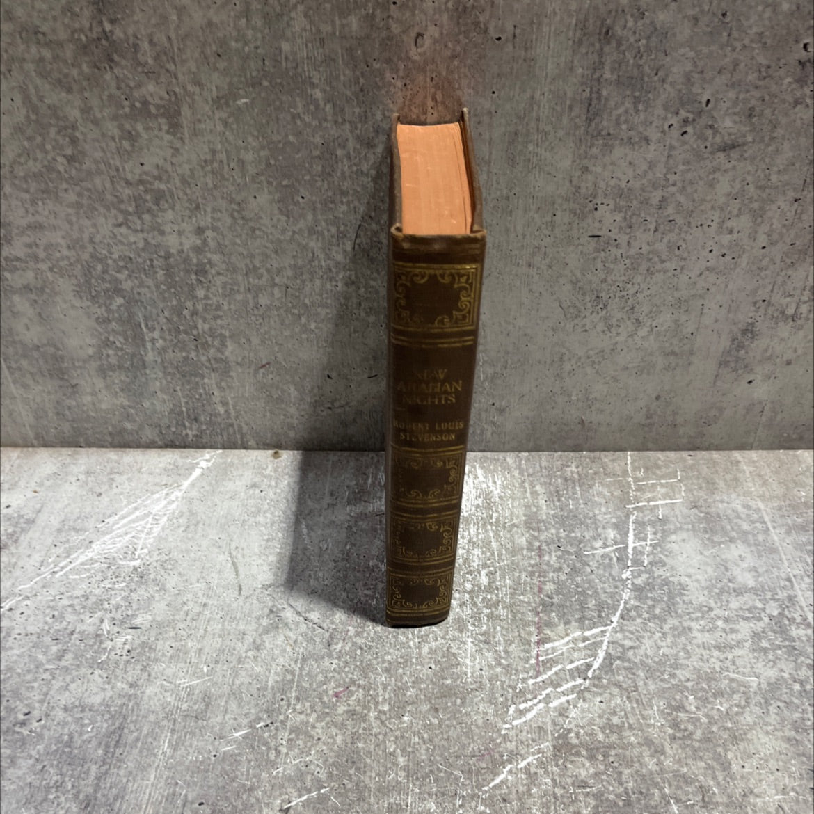 new arabian nights the suicide club etc book, by robert louis stevenson, 1970 Hardcover image 4