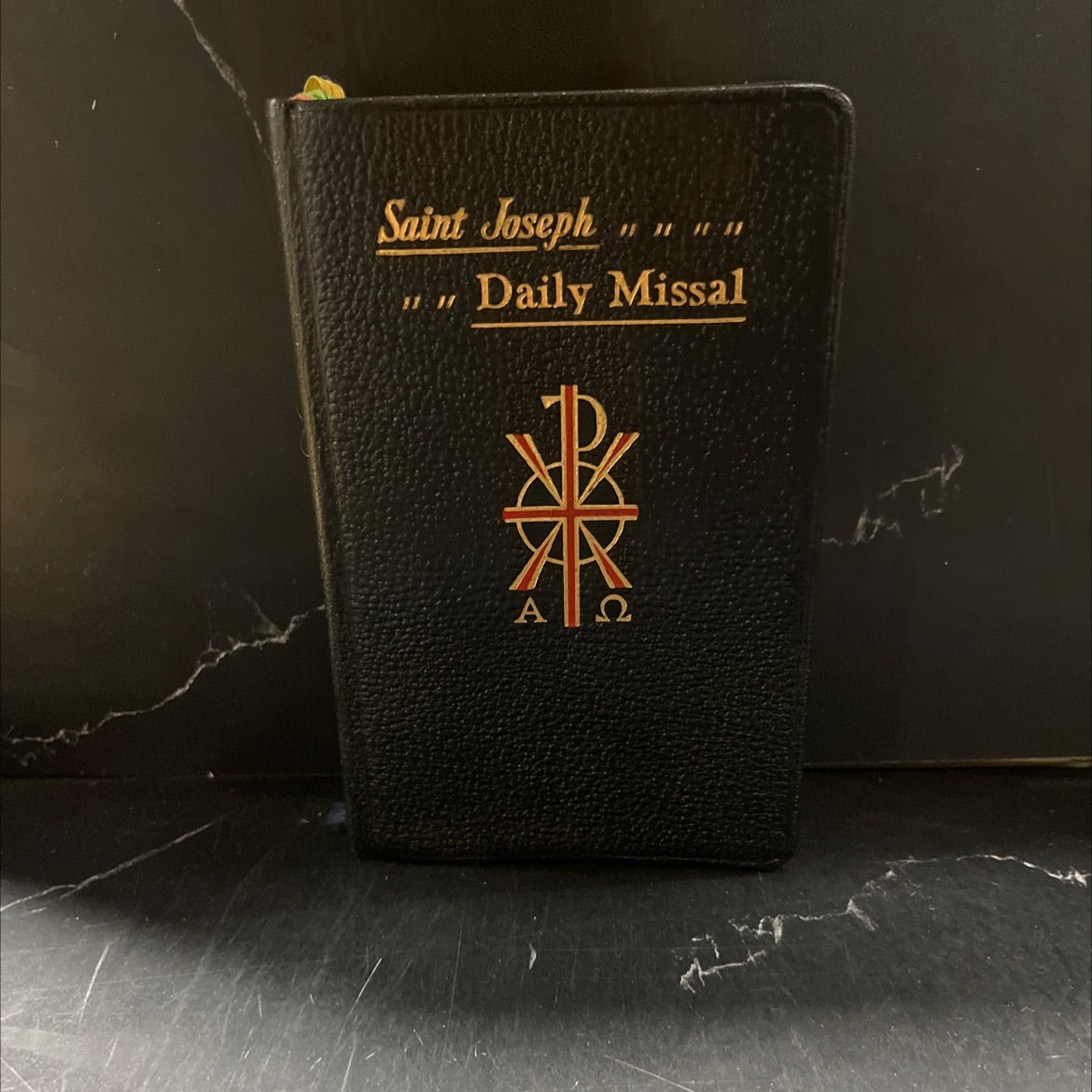 new daily missal book, by unknown, 1957 Leather image 1