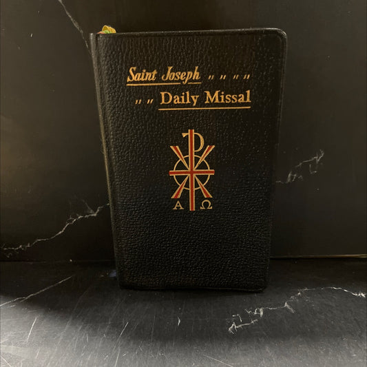 new daily missal book, by unknown, 1957 Leather image 1