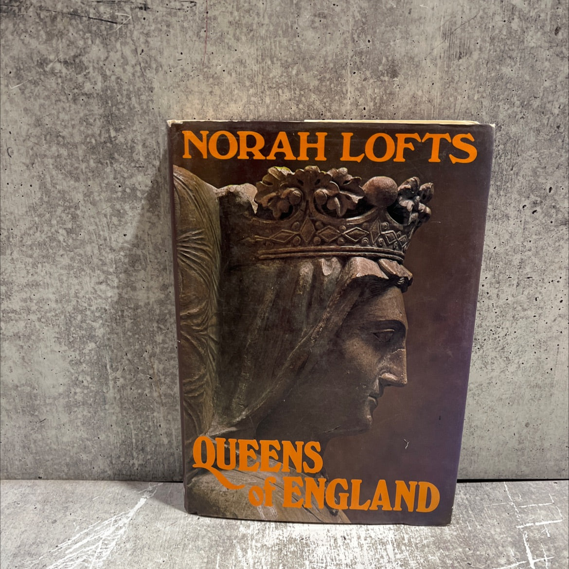 norah lofts queens of england book, by Norah Lofts, 1977 Hardcover image 1