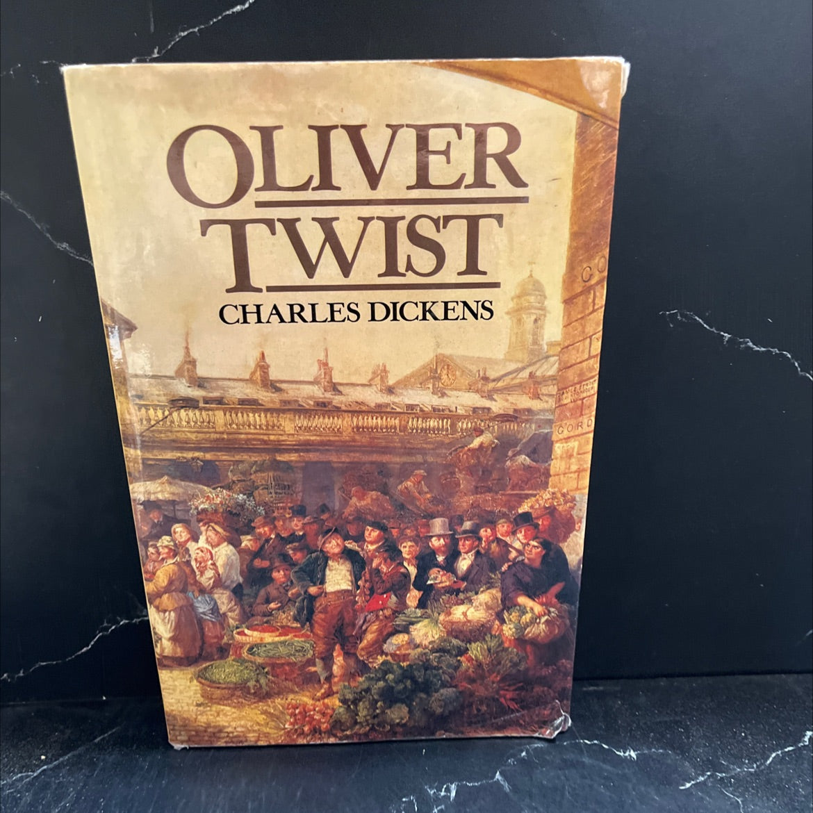 oliver twist book, by charles dickens, 1984 Hardcover image 1
