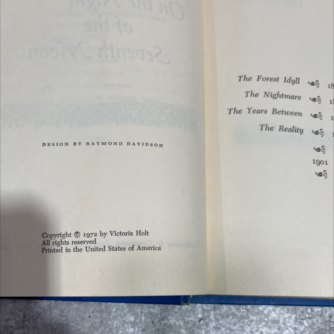 on the night of the seventh moon book, by victoria holt, 1972 Hardcover image 3