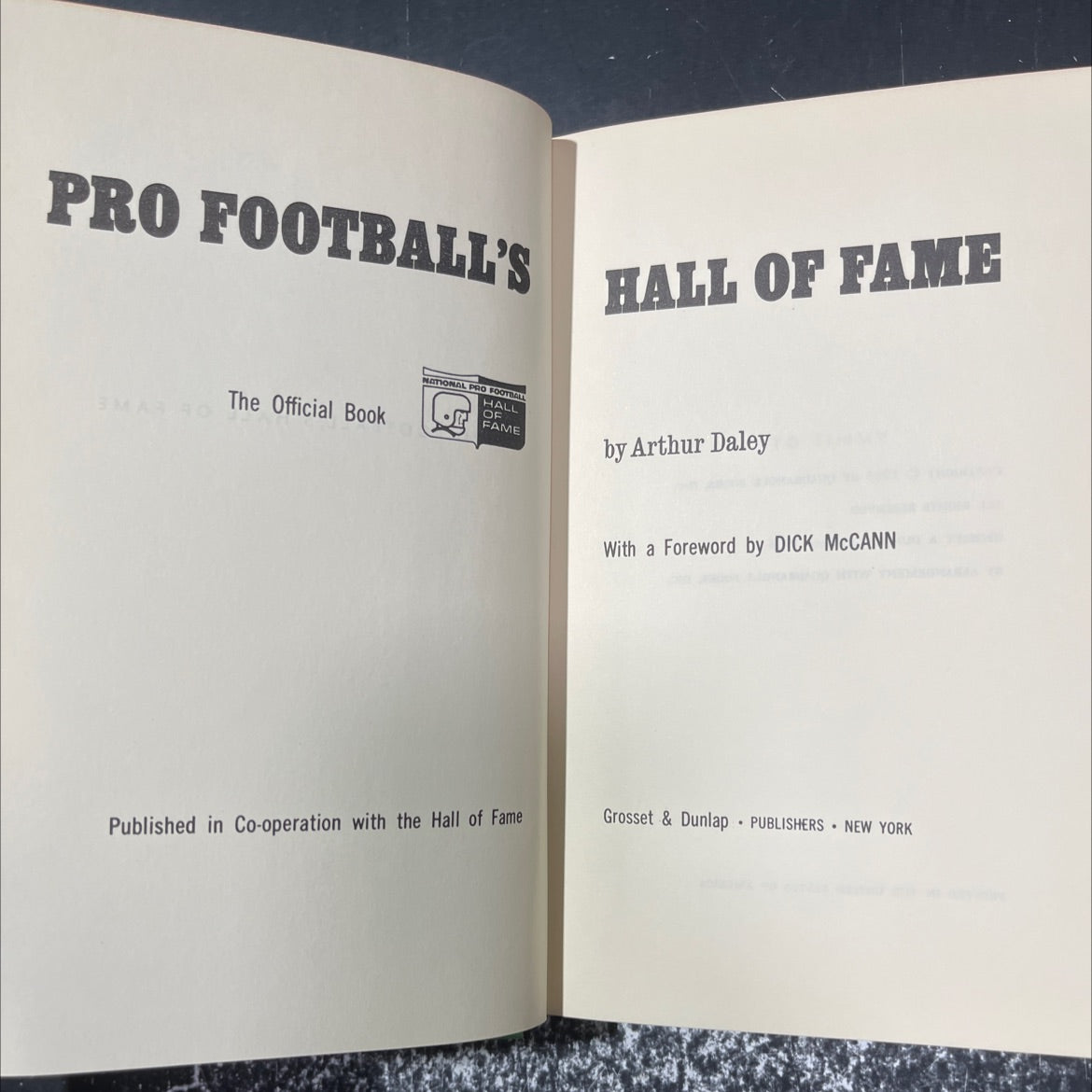 pro football's the official book book, by Arthur Daley, 1968 Hardcover image 2