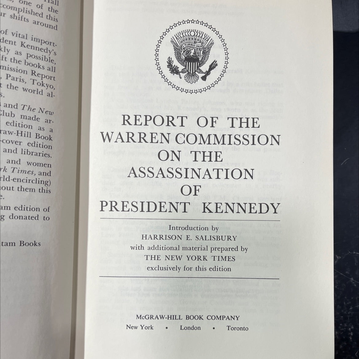 report of the warren commission on the assassination of president kennedy book, by harrison e. salisbury, 1964 Hardcover image 2