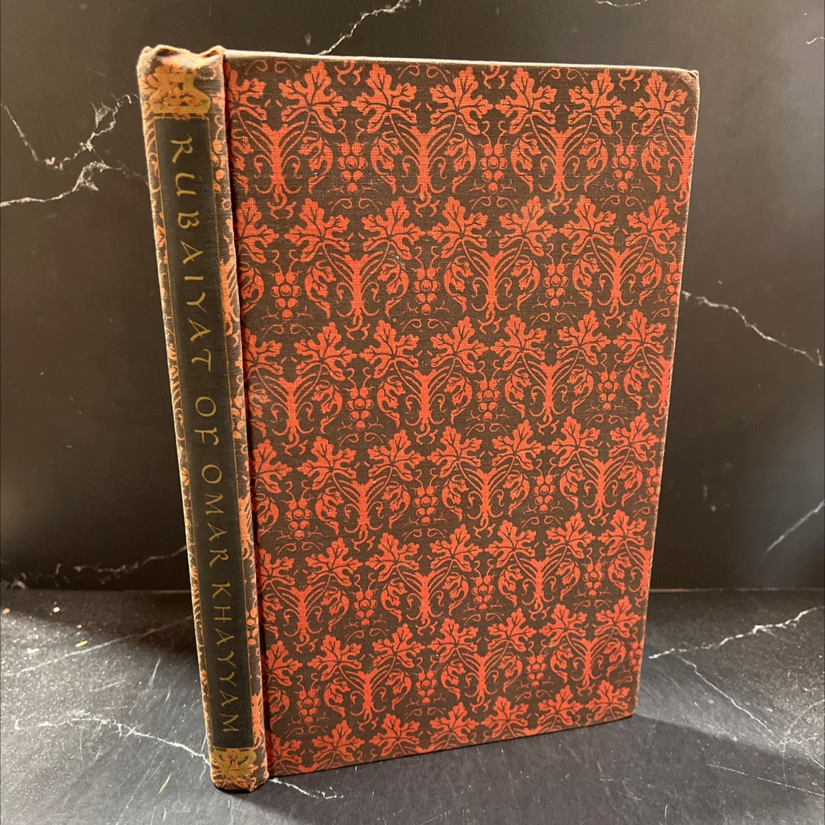 rubáiyát of omar khayyám translated into english quatrains by edward fitzgerald book, by edward fitzgerald, 1947 image 1