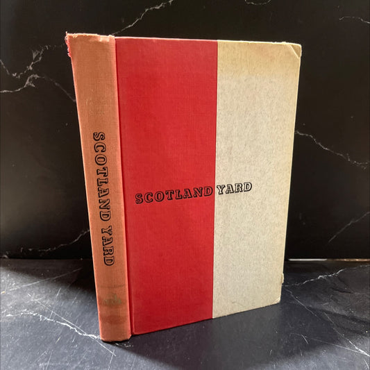 SIGNED scotland yard book, by sir harold scott, 1955 Hardcover, Vintage image 1