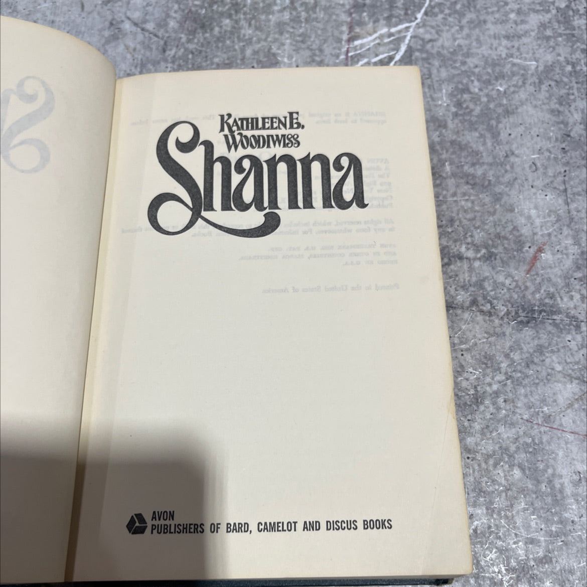 shanna book, by kathleen e. woodiwiss, 1977 Hardcover image 2