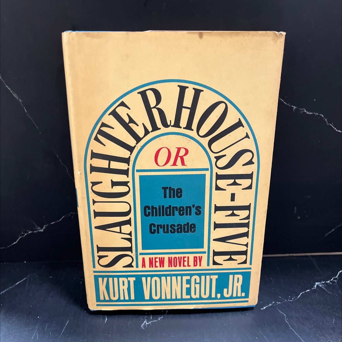 slaughterhouse-five or the children's crusade a duty-dance with death book, by kurt vonnegut, jr., 1969 Hardcover image 1