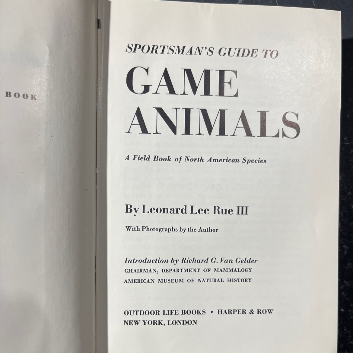 sportsman's guide to game animals a field book of north american species book, by Leonard Lee Rue III, 1968 Hardcover image 2