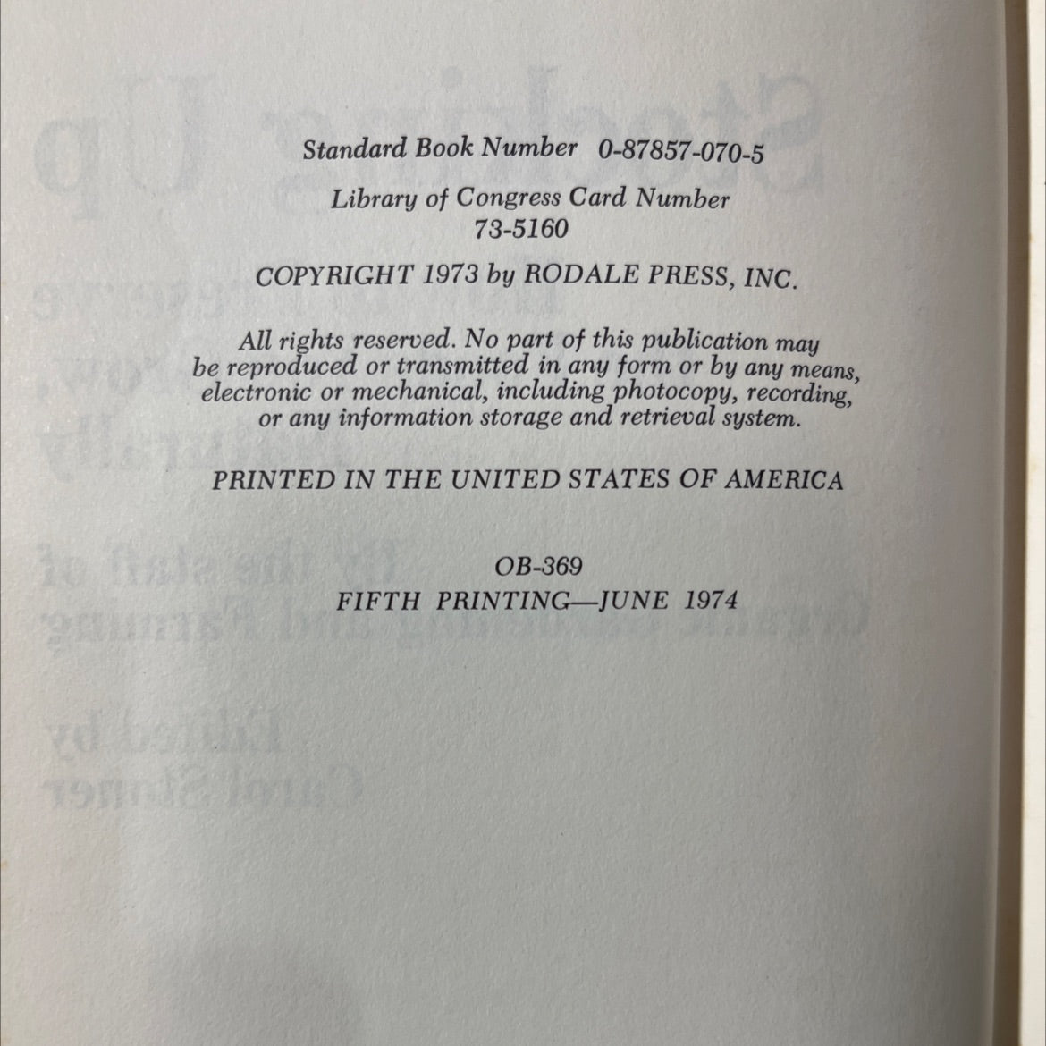 stocking up how to preserve the foods you grow naturally book, by staff of organic gardening and farming, 1973 Hardcover image 3