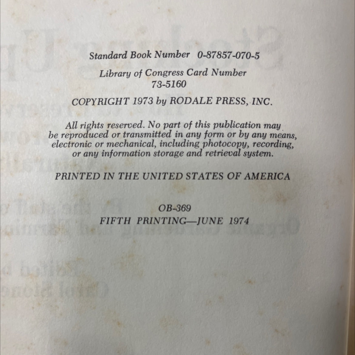 stocking up how to preserve the foods you grow naturally book, by staff of organic gardening and farming, 1973 Hardcover image 3