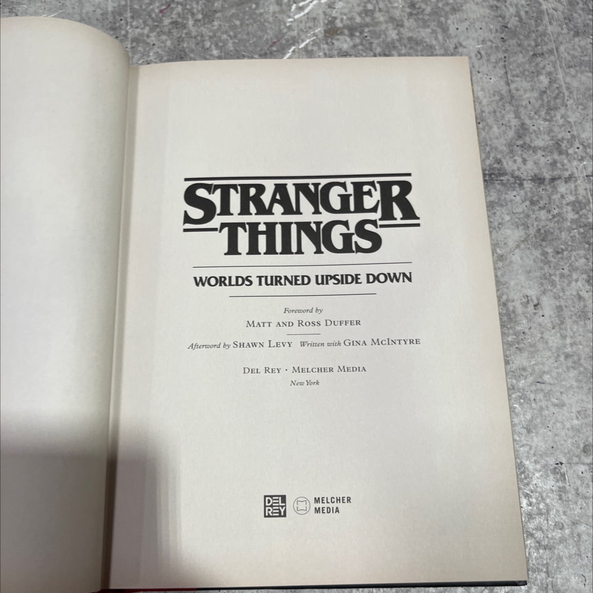 stranger things worlds turned upside down book, by gina mcintyre, 2018 Hardcover image 2