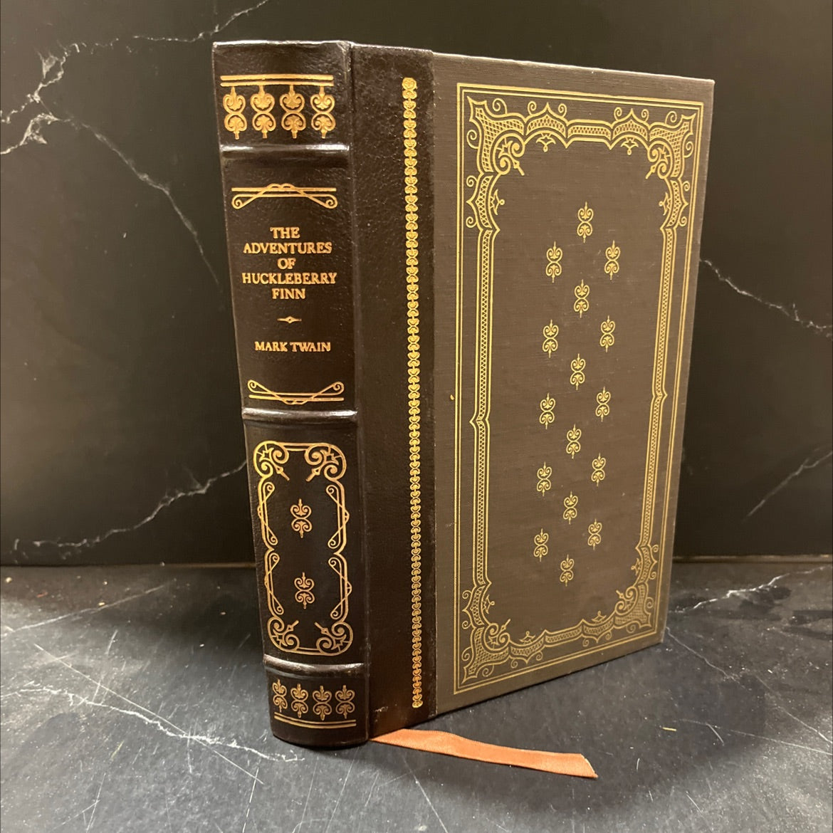 the adventures of huckleberry finn (tom sawyer's comrade) book, by mark twain, 1979 Leather image 1