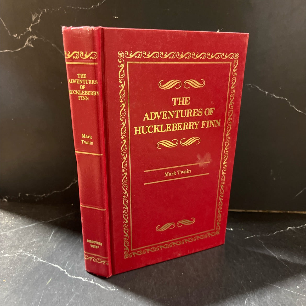 the adventures of huckleberry finn book, by Mark Twain, 1985 Hardcover image 1