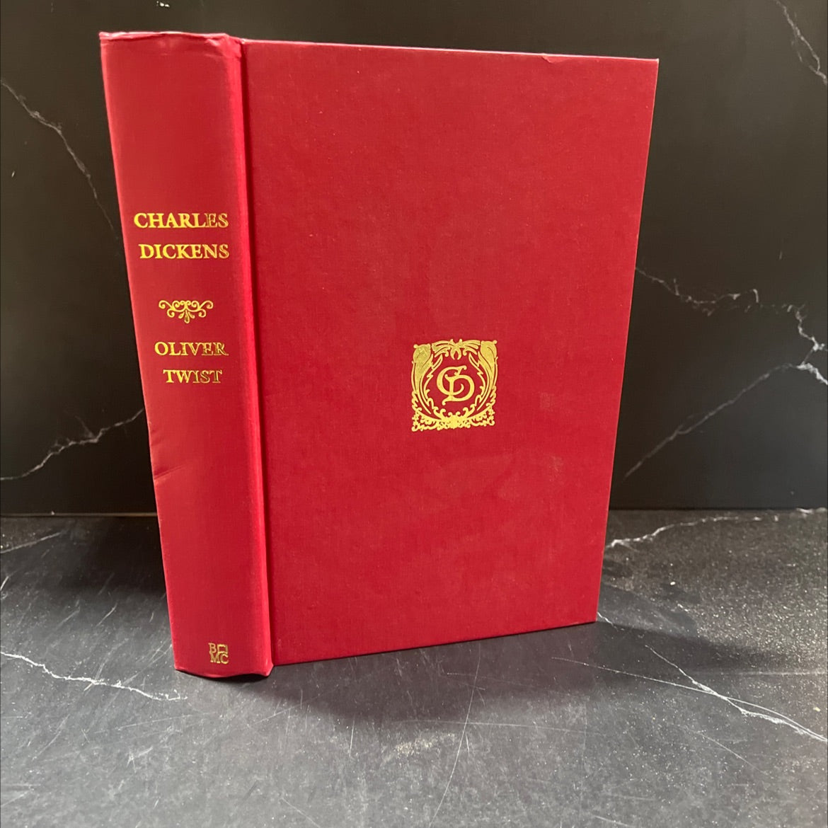 the adventures of oliver twist book, by charles dickens, 1997 Hardcover image 1