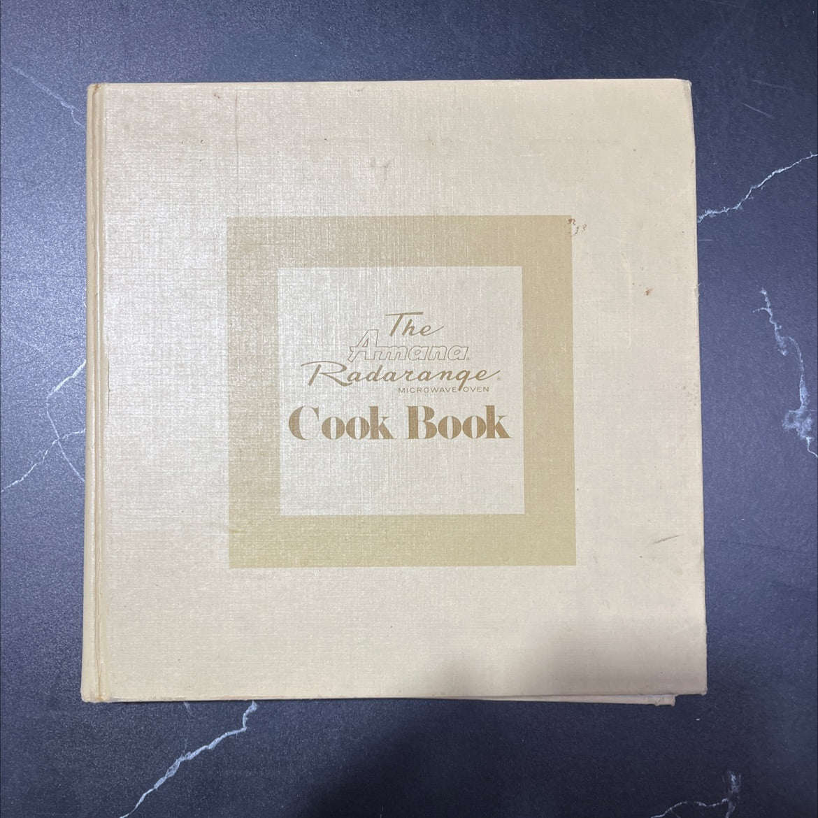 the amana radarange microwave oven cook book book, by unknown, 1975 Hardcover, Vintage image 1